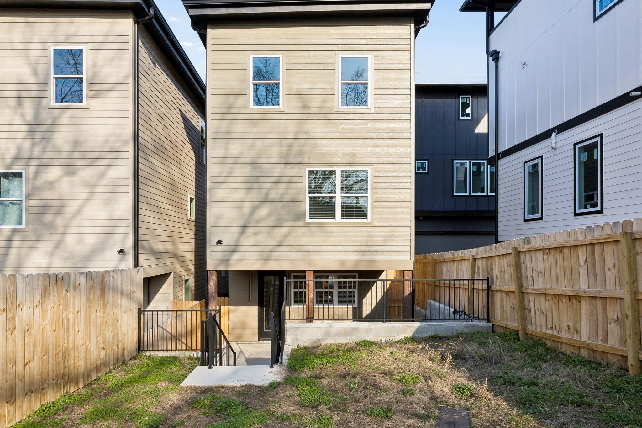 915 33rd Ave, N Nashville TN 37209