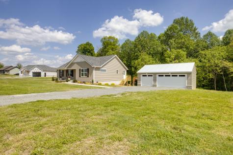 8283 Hoskins Hollow Road Westmoreland TN 37186