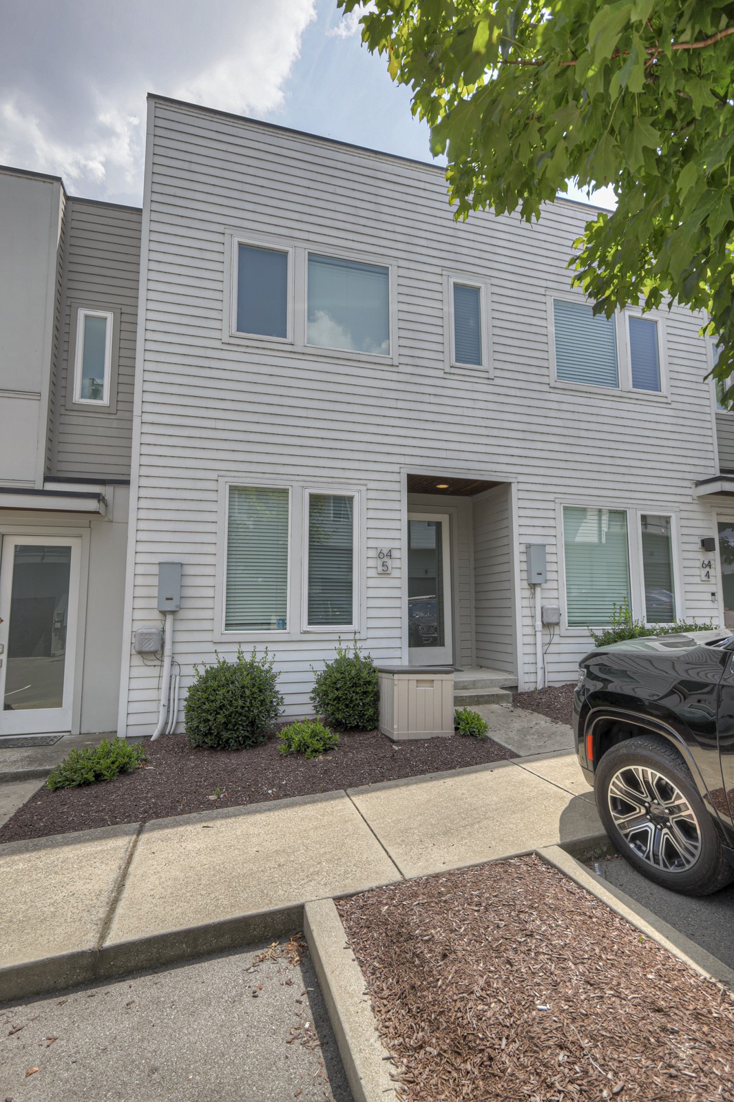 64 Fern Avenue Nashville TN 37207