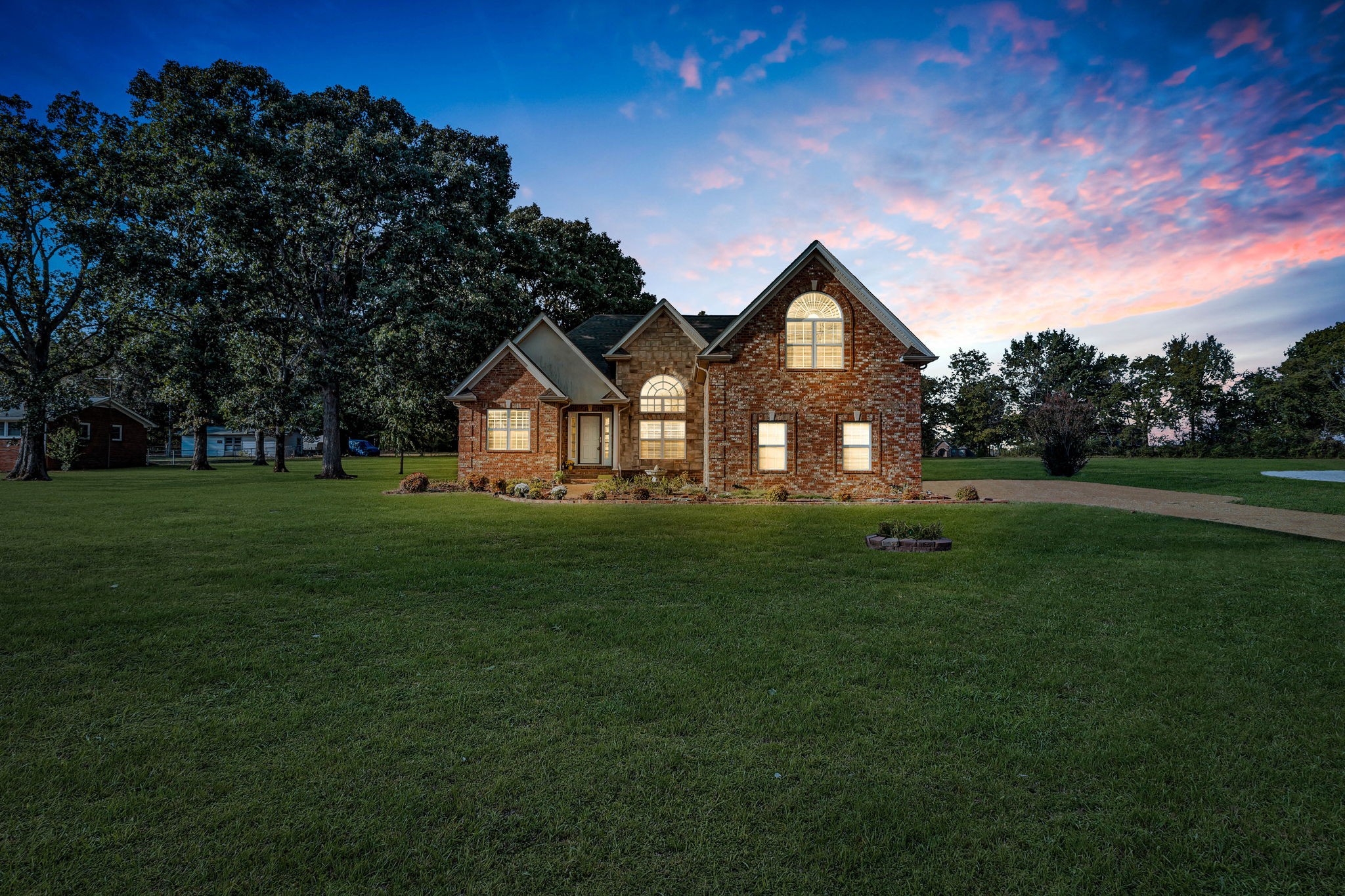 2555 Leeville Pike Lebanon TN 37090