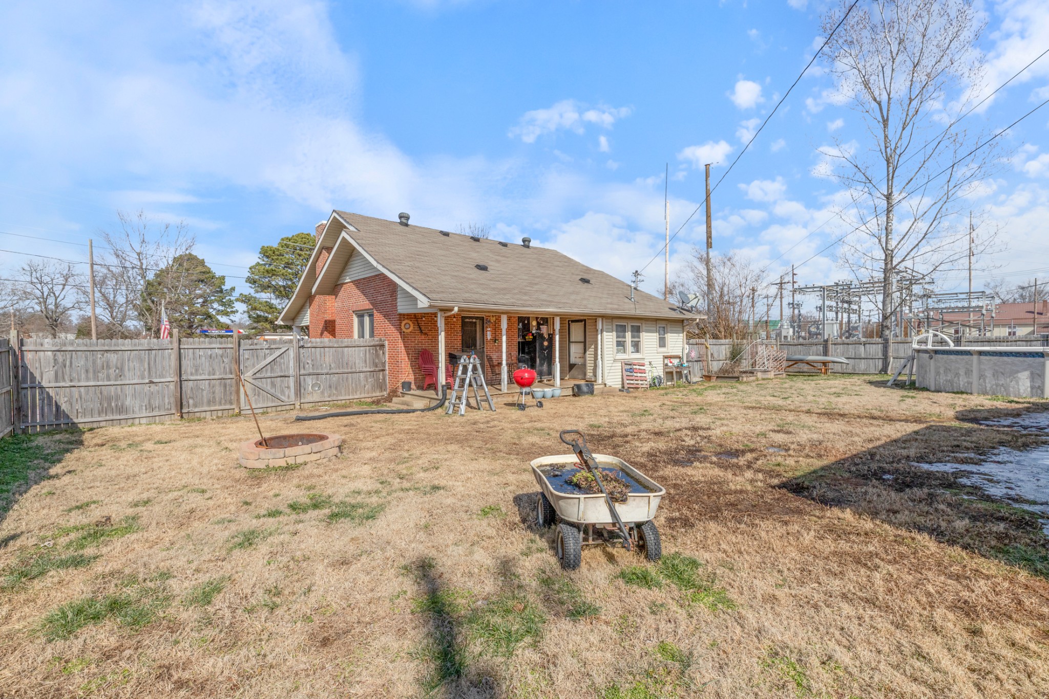 141 Long St, W Mc Ewen TN 37101