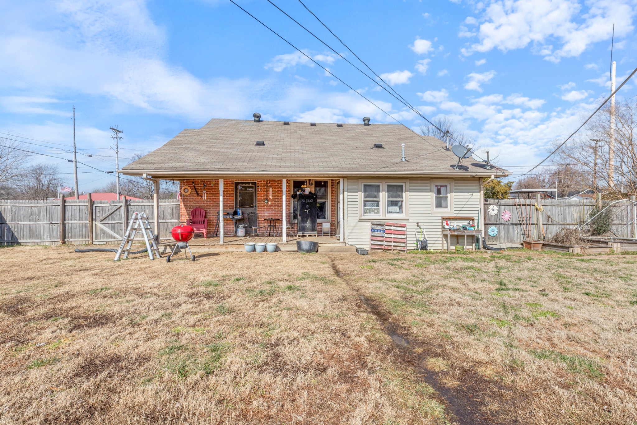 141 Long St, W Mc Ewen TN 37101
