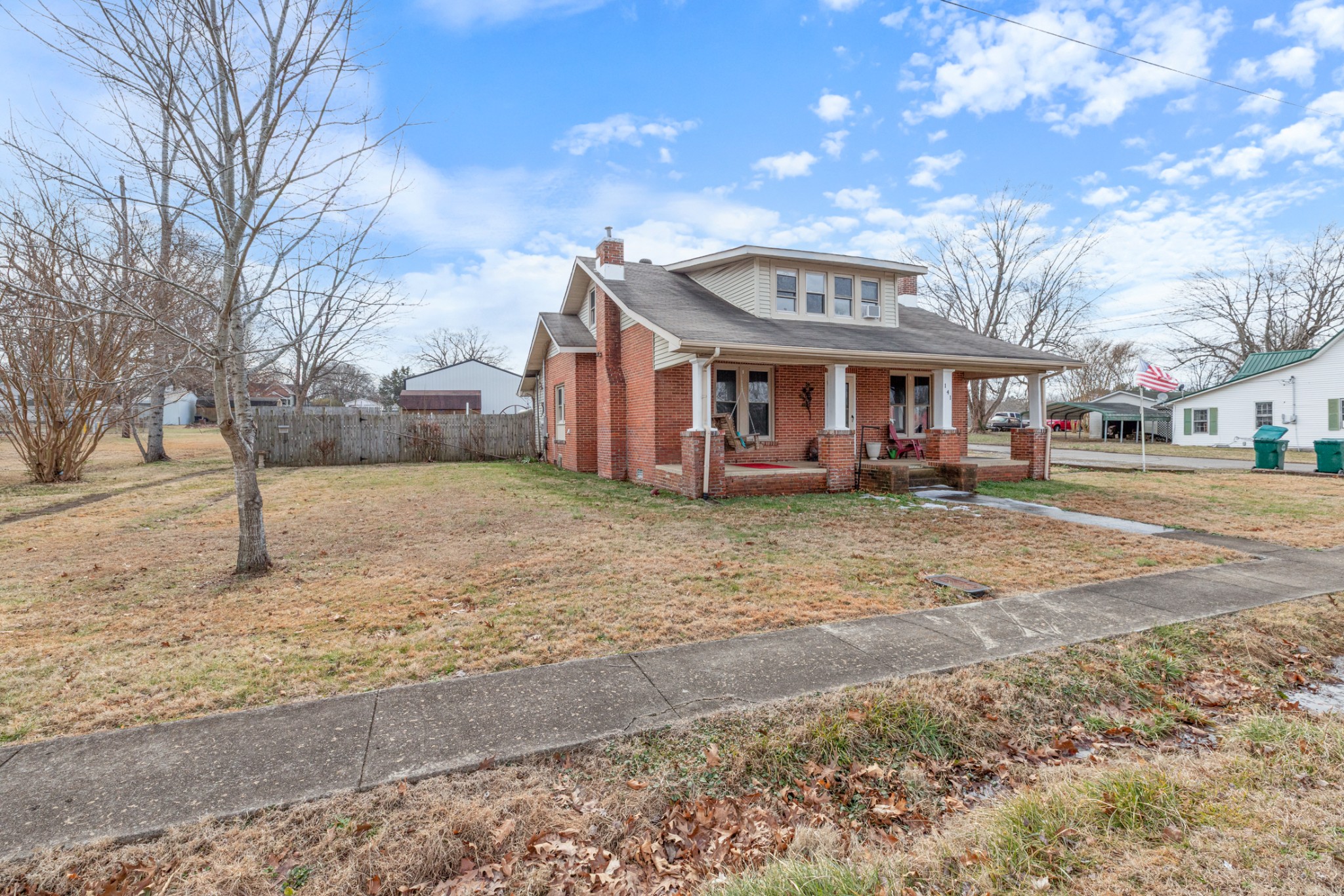 141 Long St, W Mc Ewen TN 37101