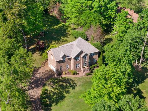 1034 Ridglea Drive Burns TN 37029