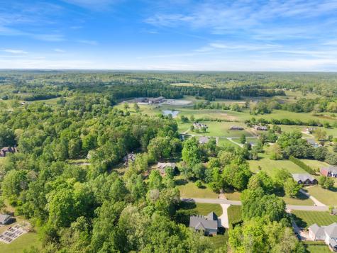 1034 Ridglea Drive Burns TN 37029