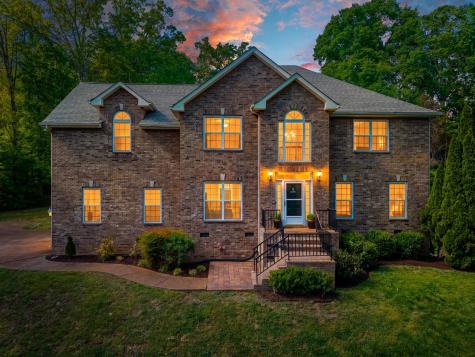 1034 Ridglea Drive Burns TN 37029