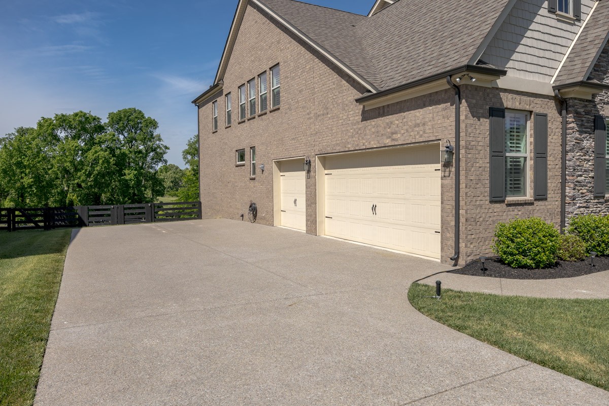 6681 Edgemore Drive College Grove TN 37046