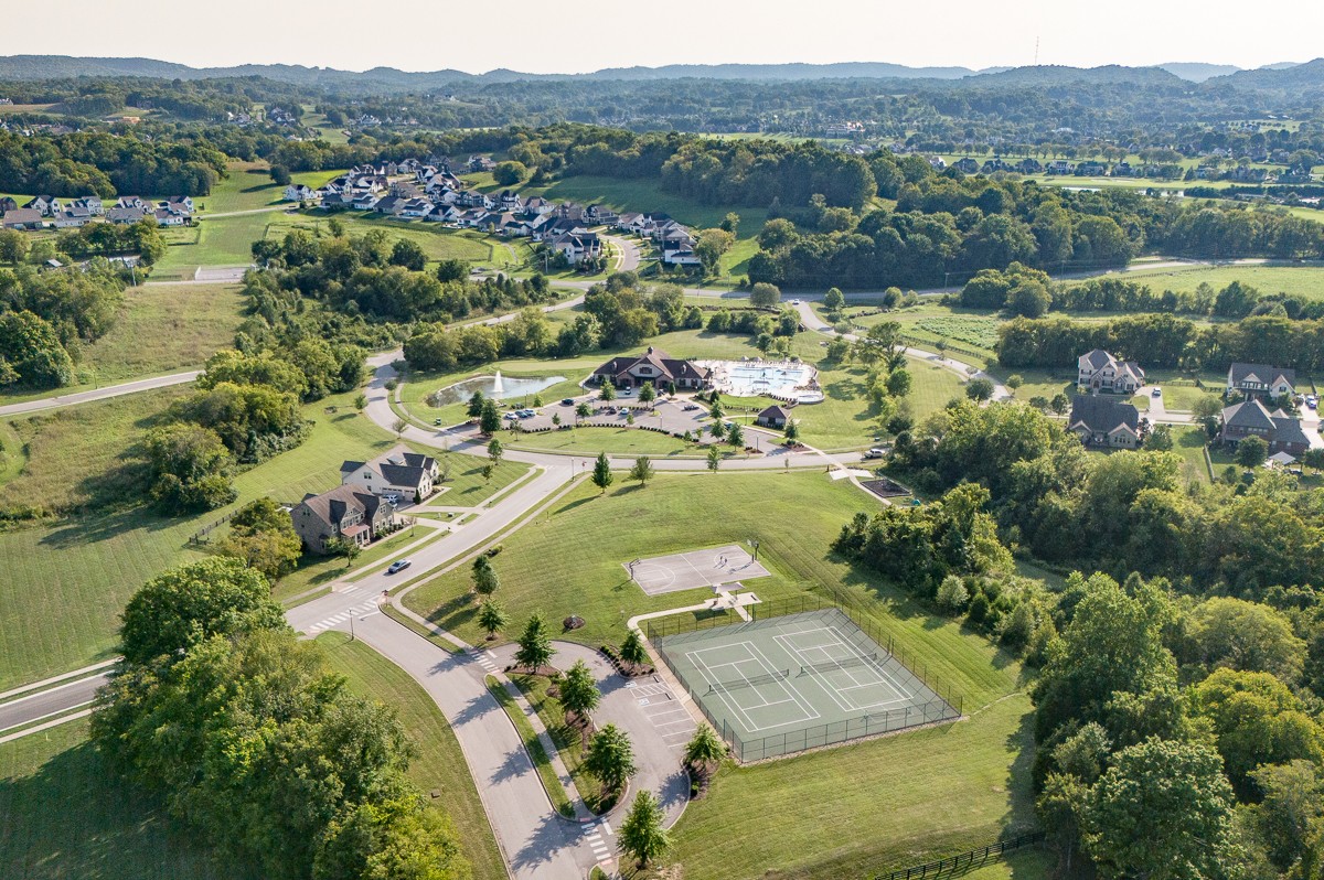 6681 Edgemore Drive College Grove TN 37046