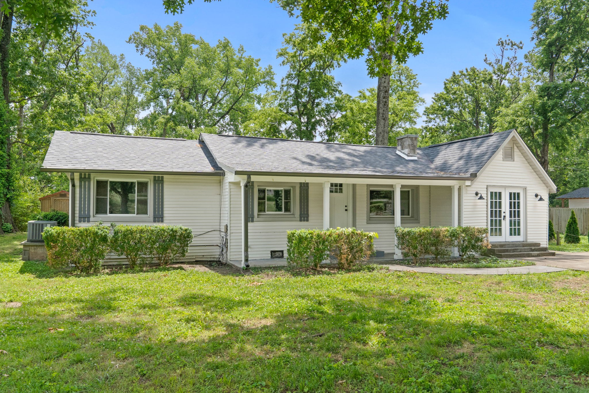 5919 Old Harding Pike Nashville TN 37205