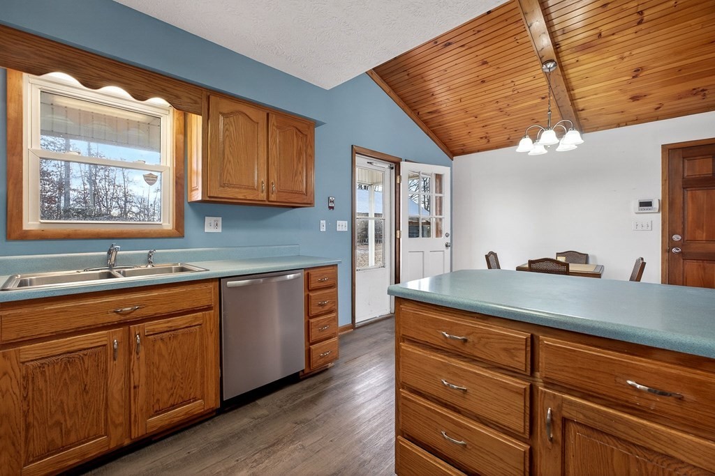 8607 Crossville Highway Sparta TN 38583