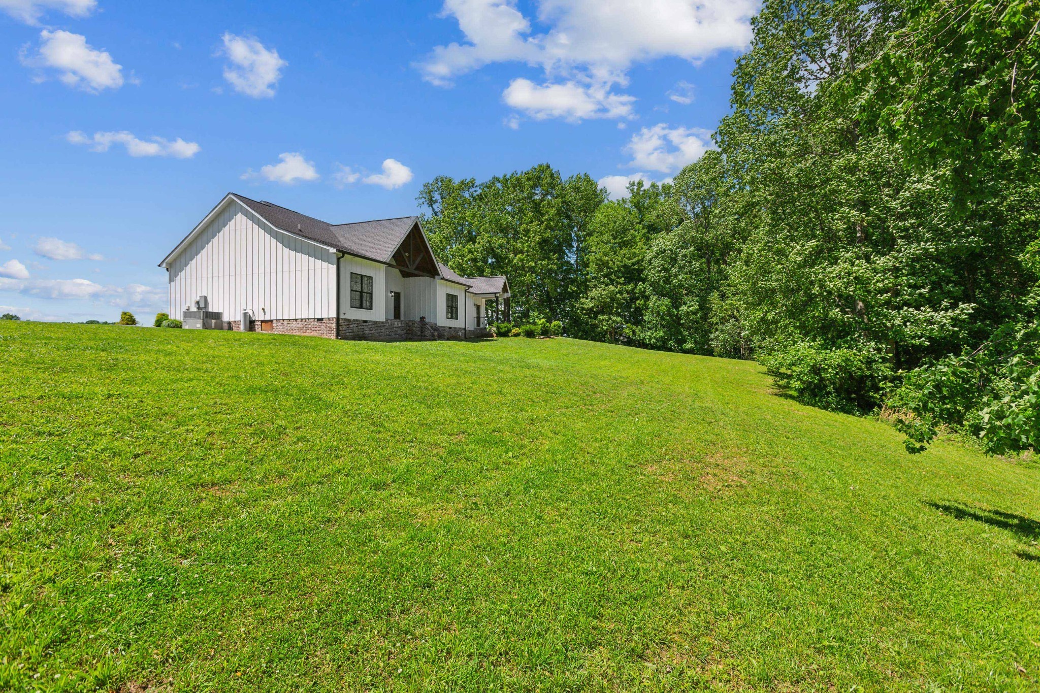 1930 Williams Road Lafayette TN 37083