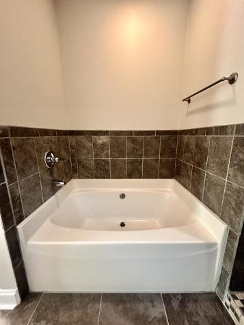 1672 Apache Way Clarksville TN 37042
