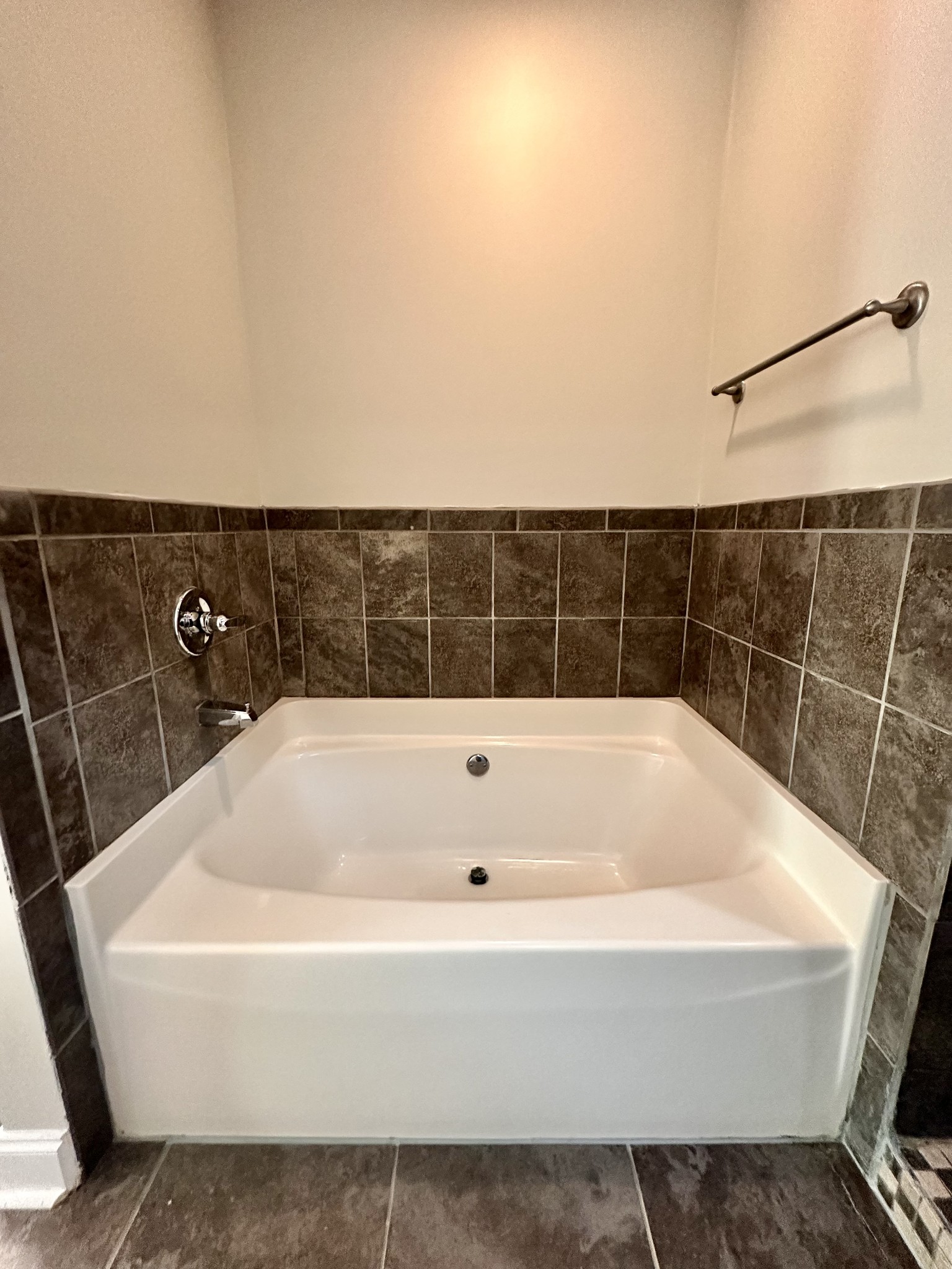 1672 Apache Way Clarksville TN 37042