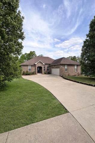 1672 Apache Way Clarksville TN 37042