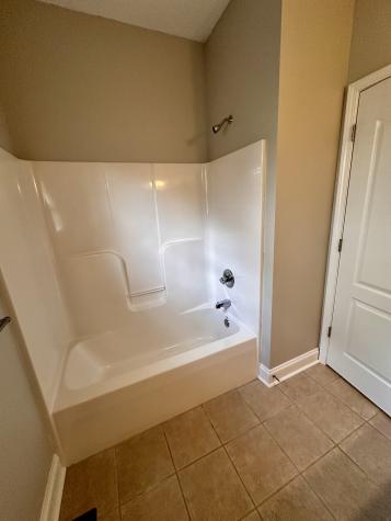 1672 Apache Way Clarksville TN 37042