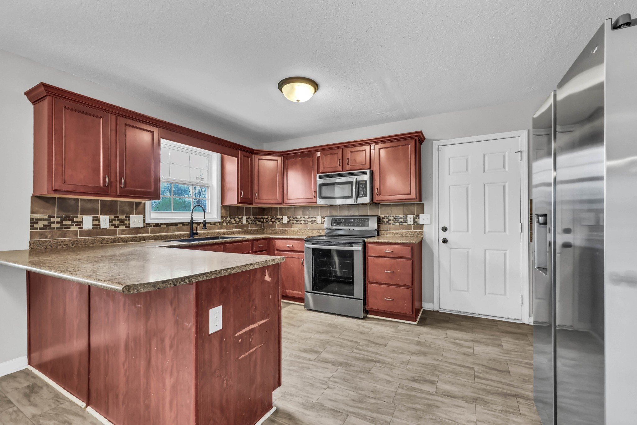 2552 Hattington Drive Clarksville TN 37042