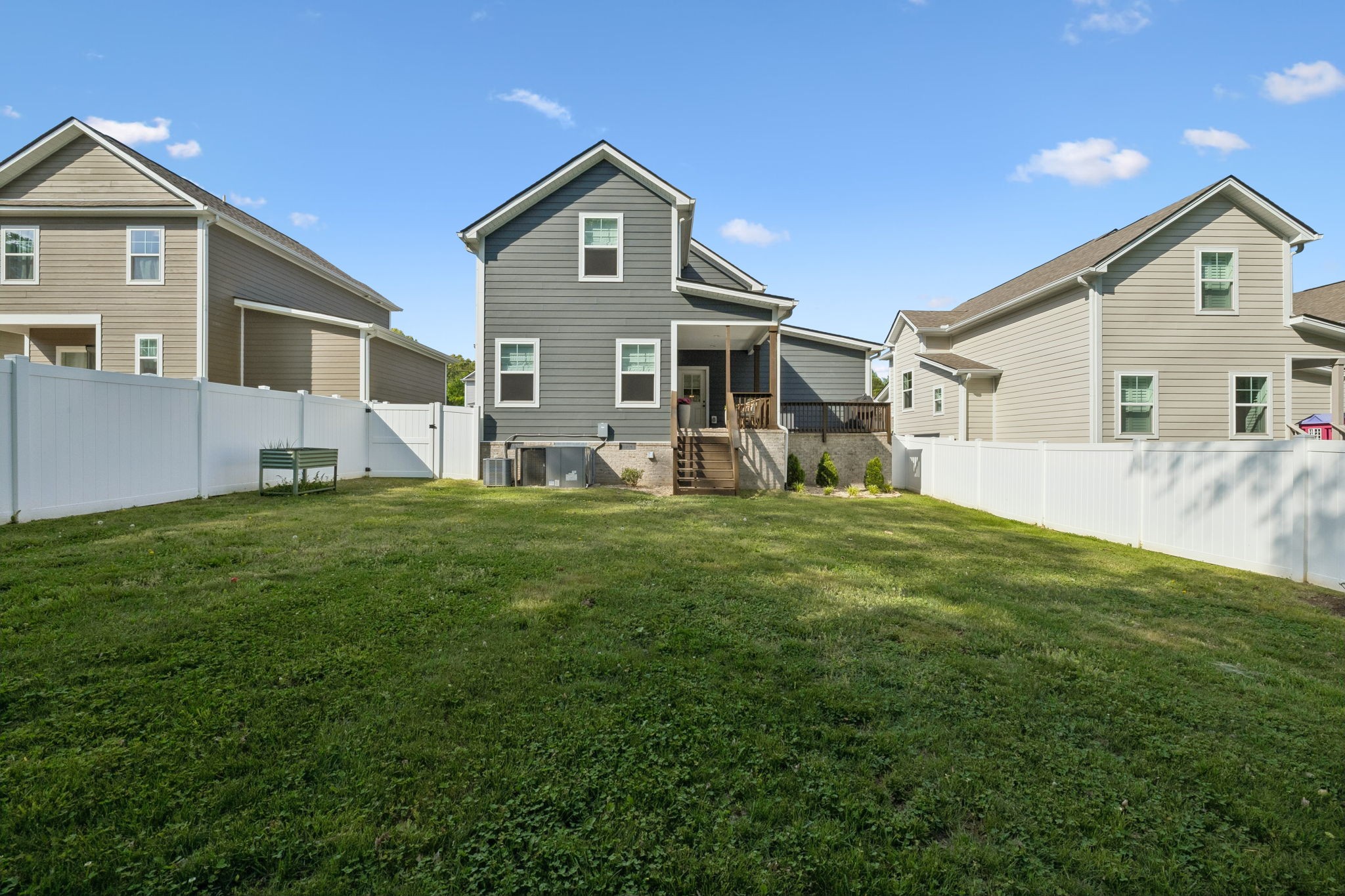 1004 Sycamore Rdg, E Burns TN 37029