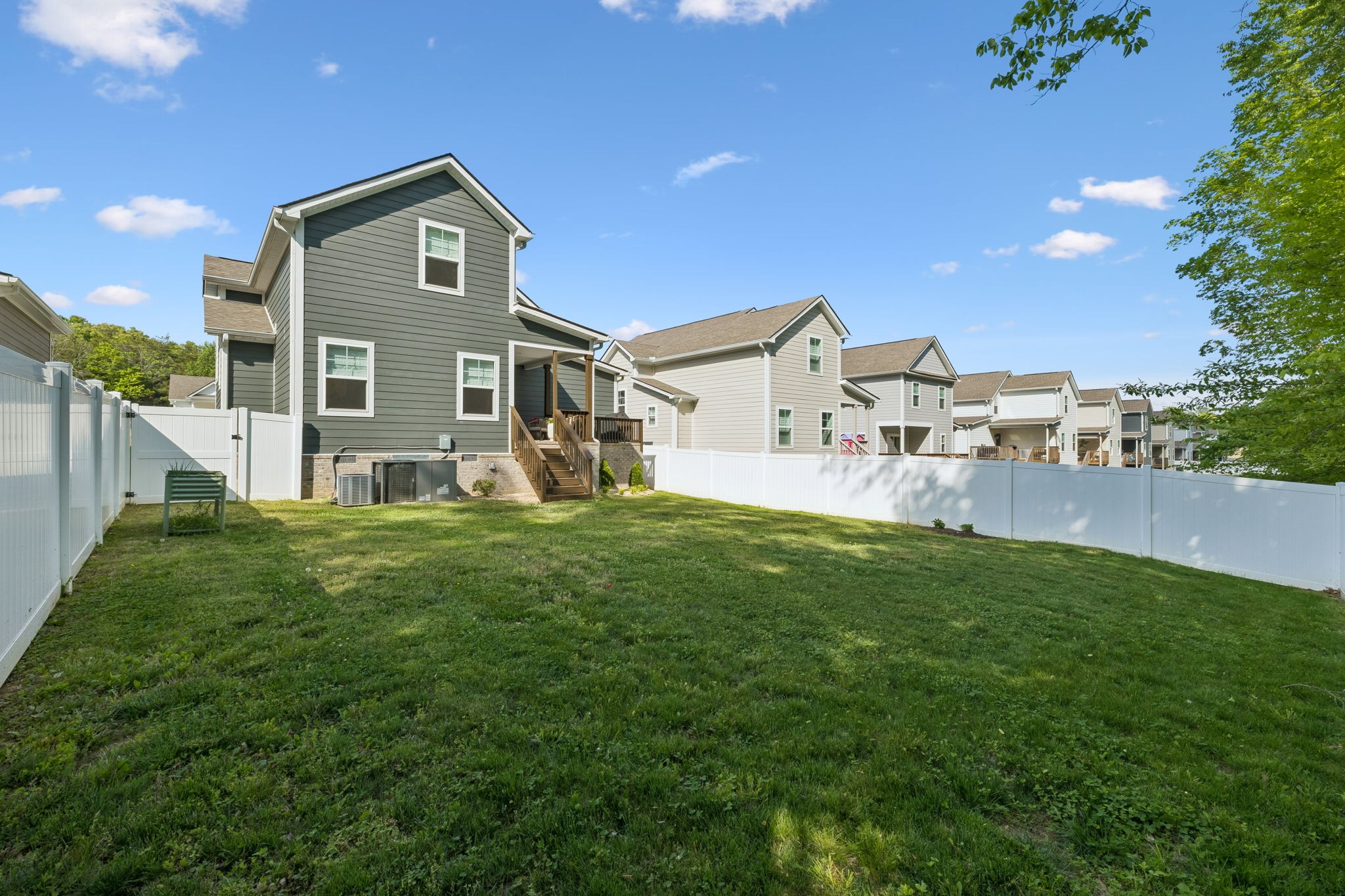 1004 Sycamore Rdg, E Burns TN 37029