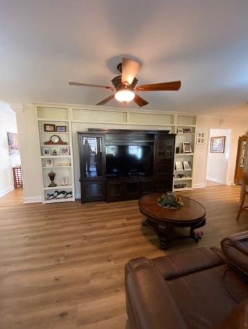 12111/2 Whitney Drive Columbia TN 38401