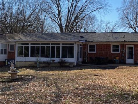 12111/2 Whitney Drive Columbia TN 38401
