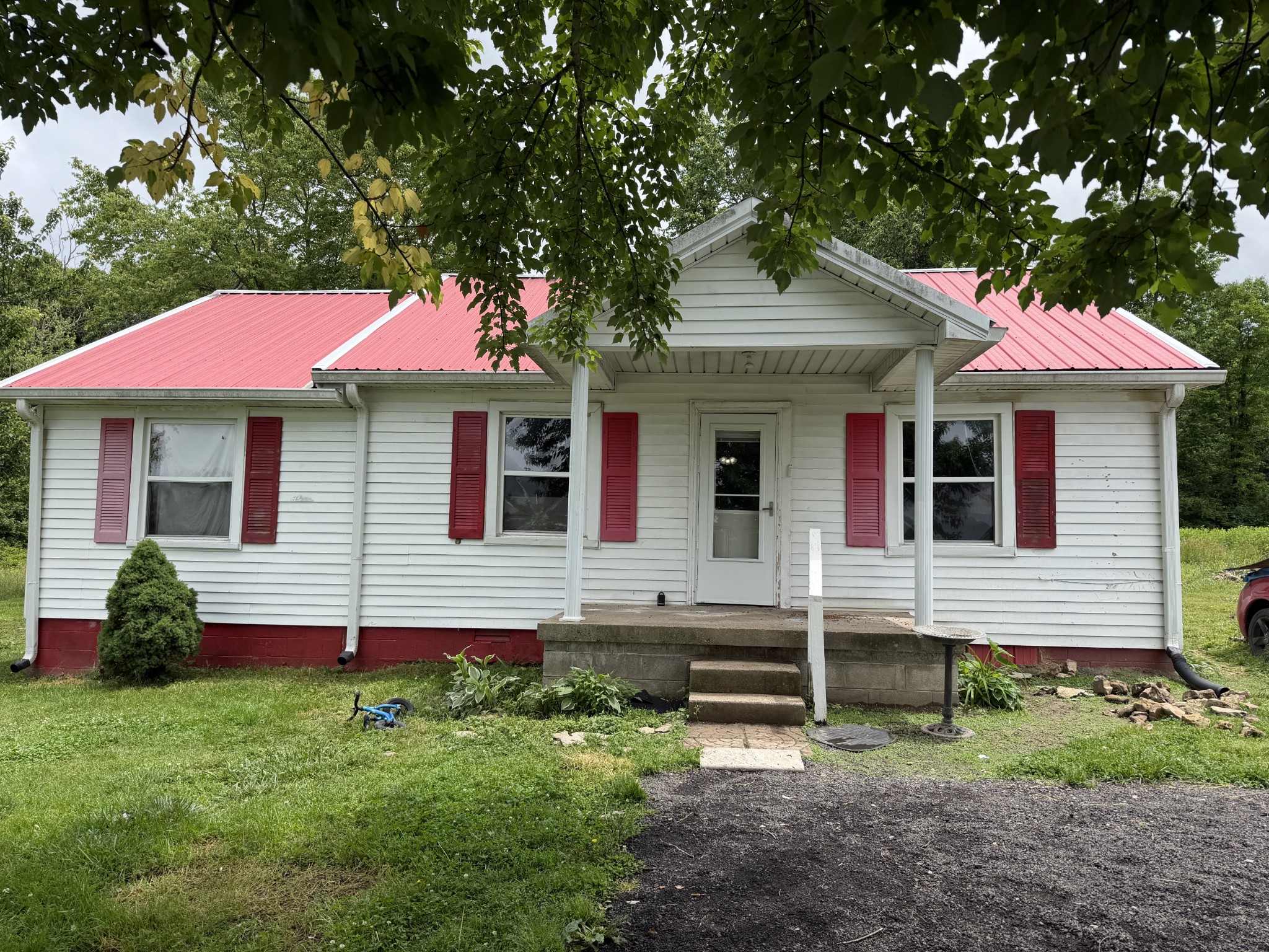 1320 Smiley Troutt Road Westmoreland TN 37186