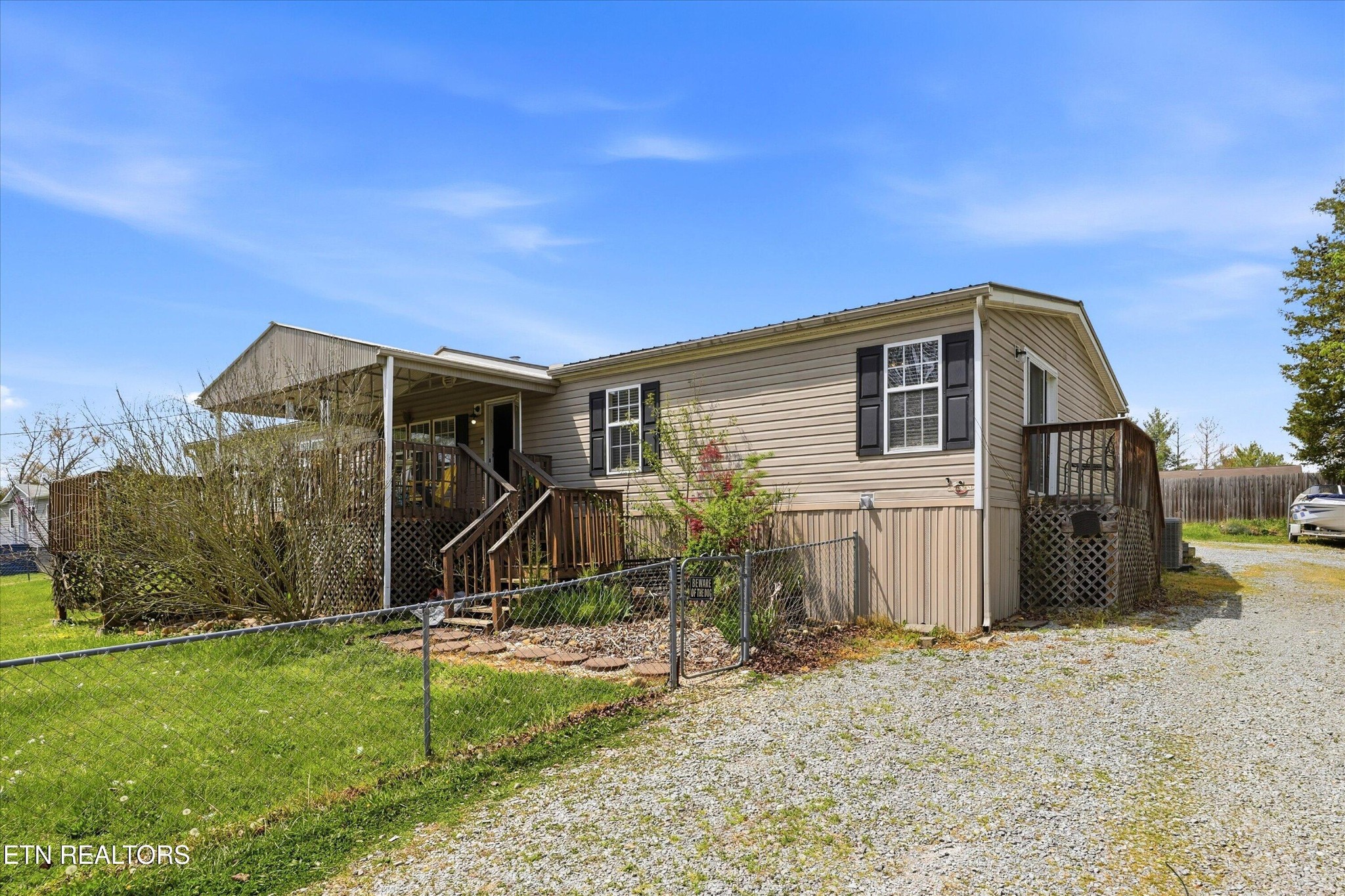 122 2nd Street Corryton TN 37721