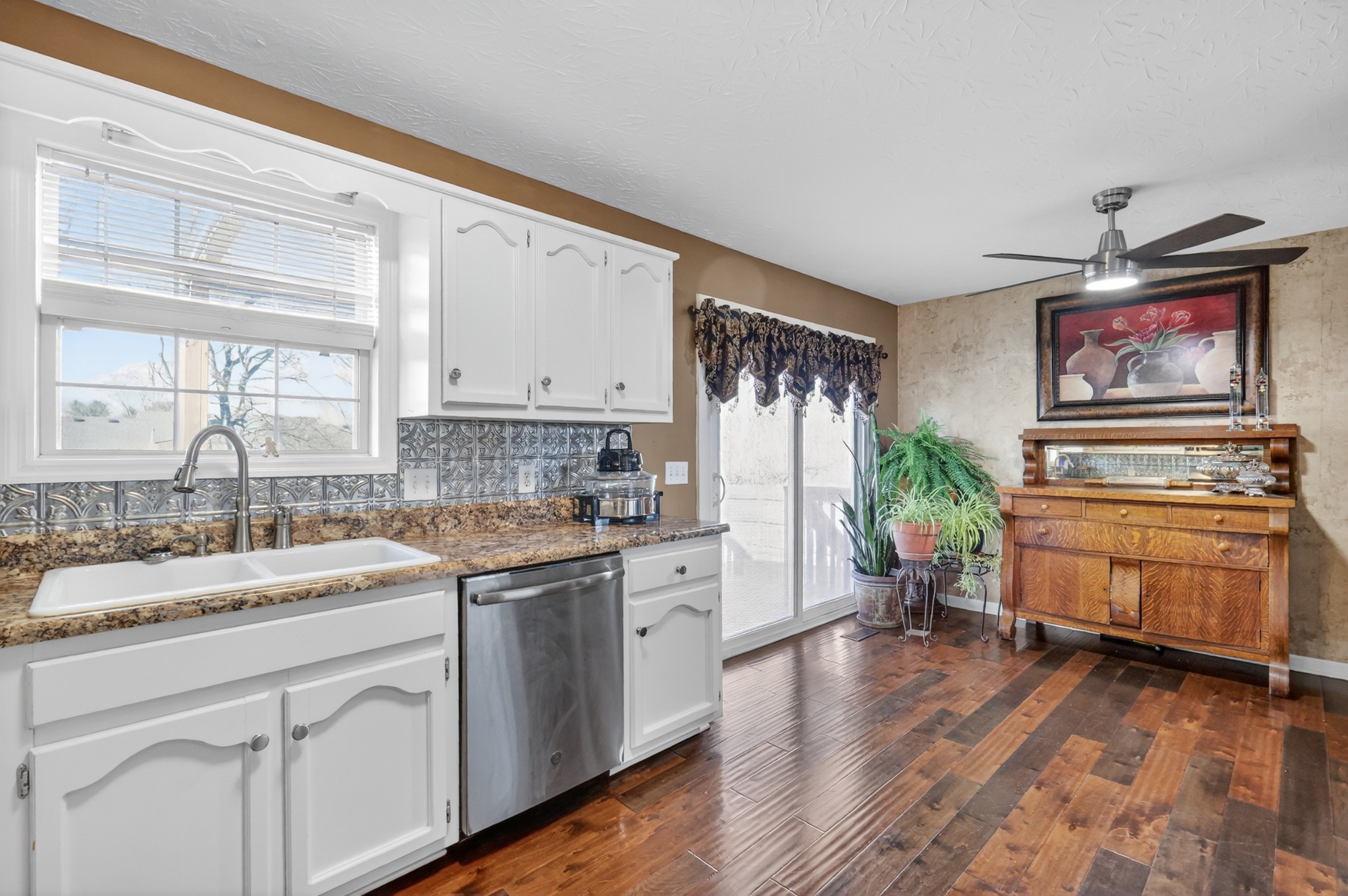 105 Hunterwood Drive White House TN 37188