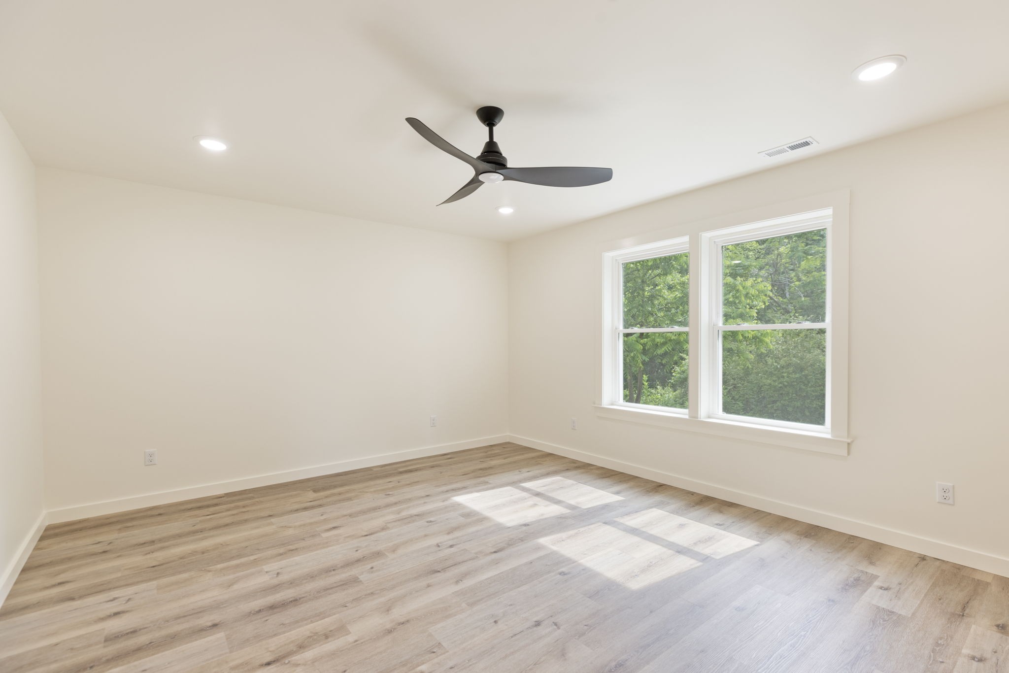 97 Barnwell Avenue Centerville TN 37033