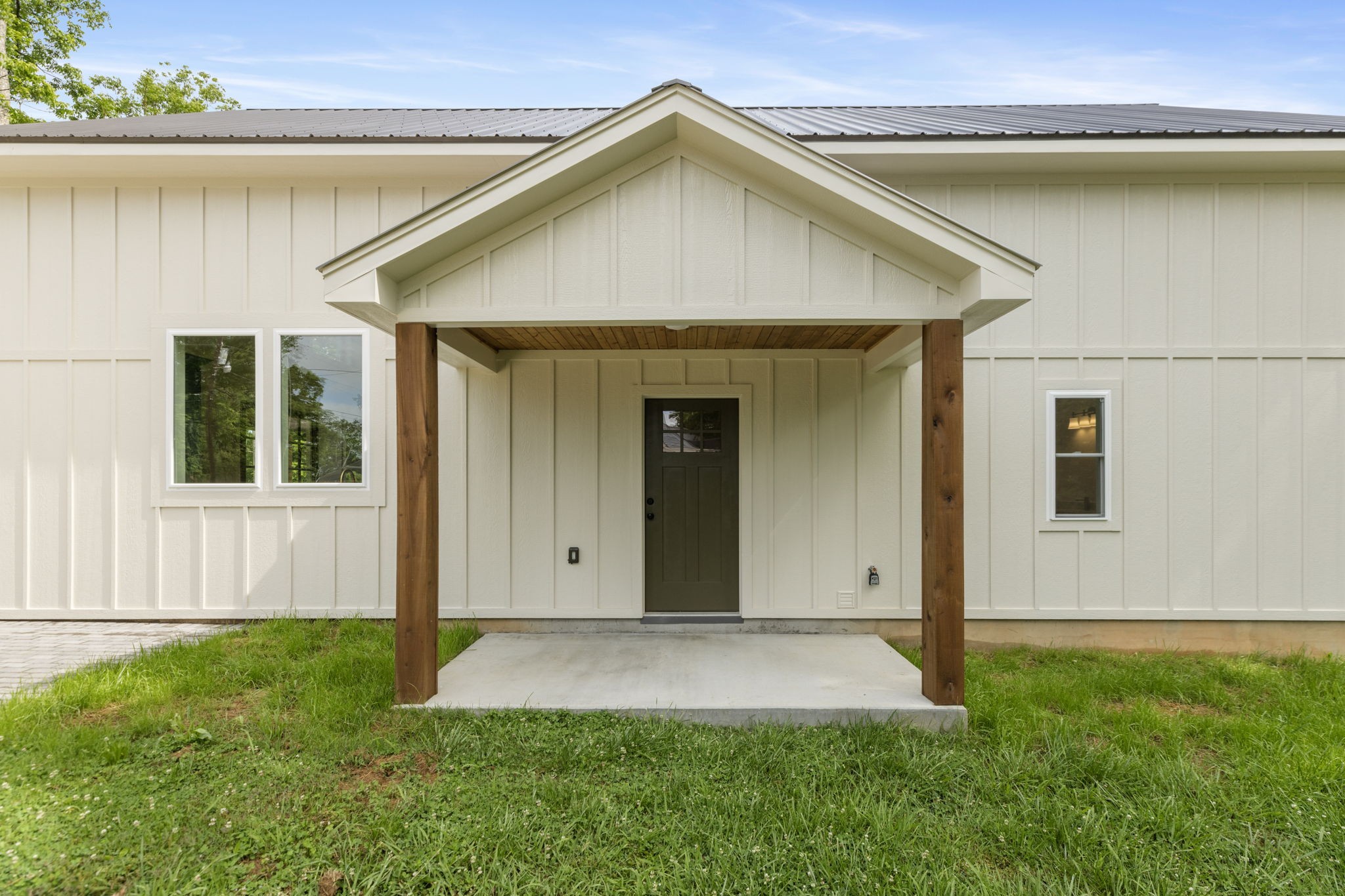 97 Barnwell Avenue Centerville TN 37033