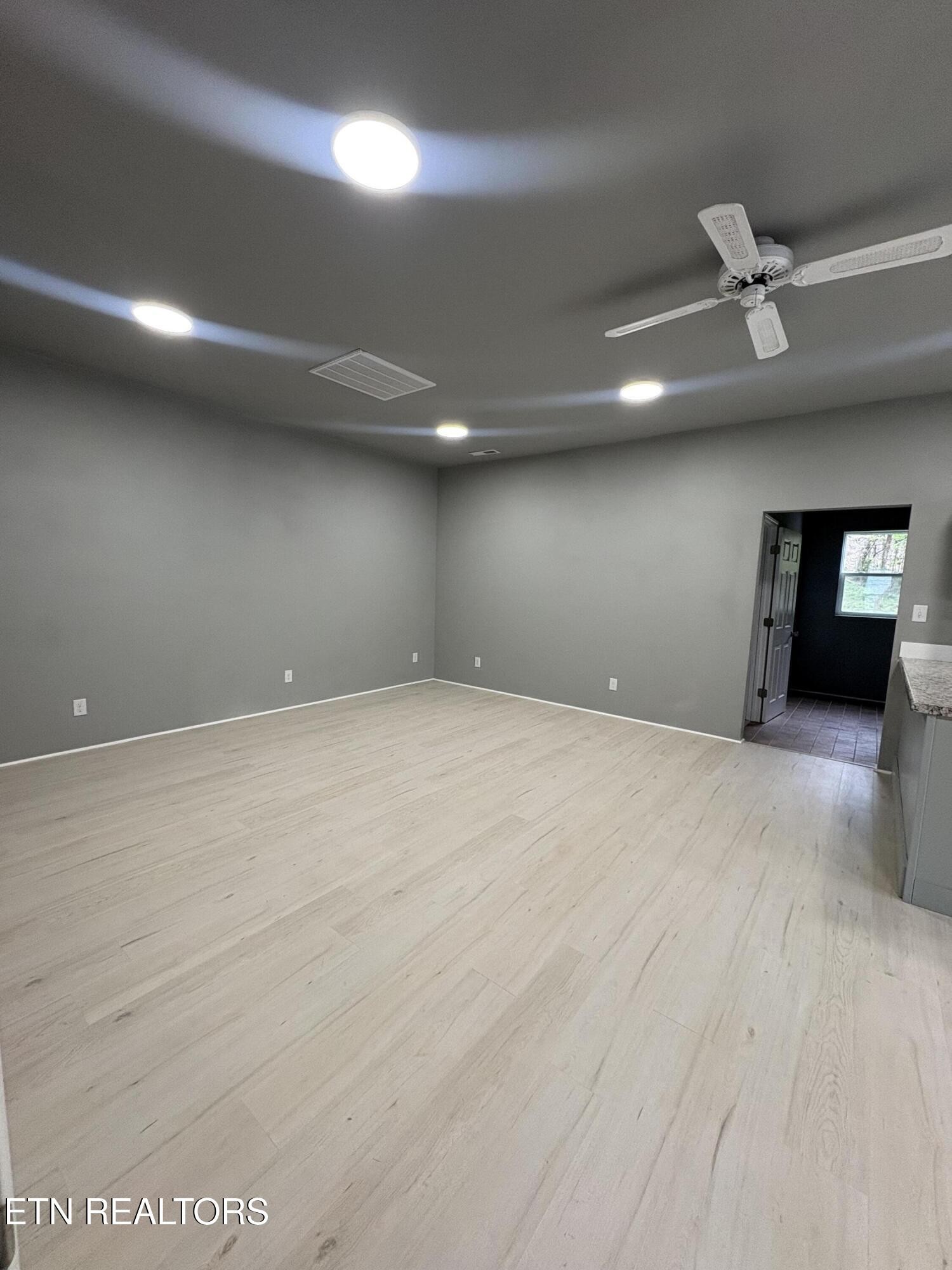 415 Woody Avenue Harriman TN 37748
