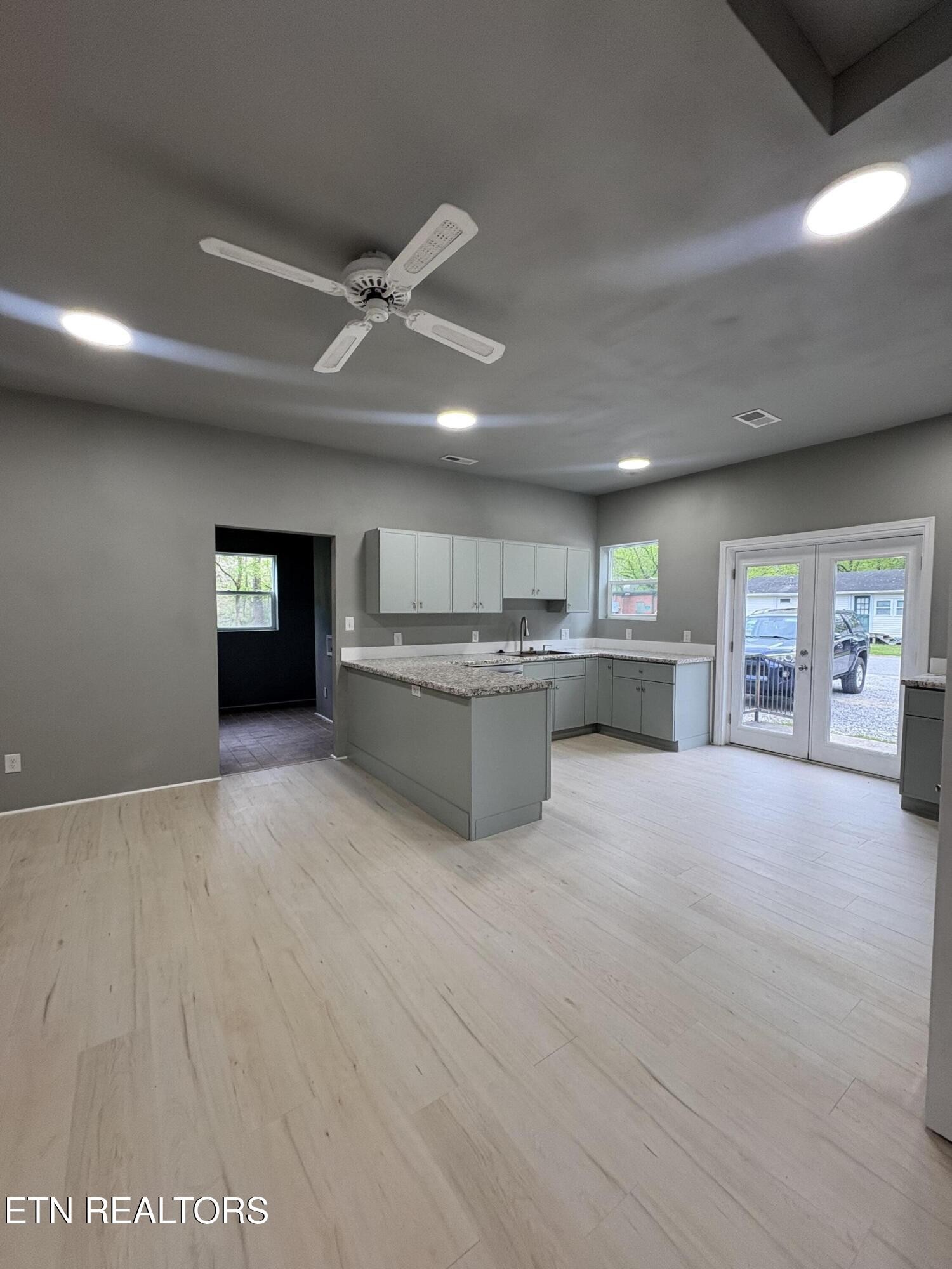415 Woody Avenue Harriman TN 37748