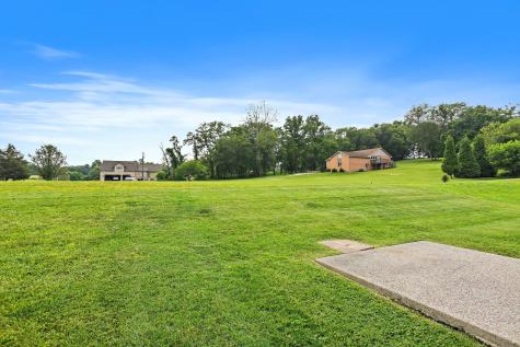 341 Lola Lane Cottontown TN 37048