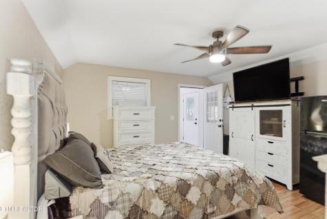 2833 Ithaca Drive Knoxville TN 37918