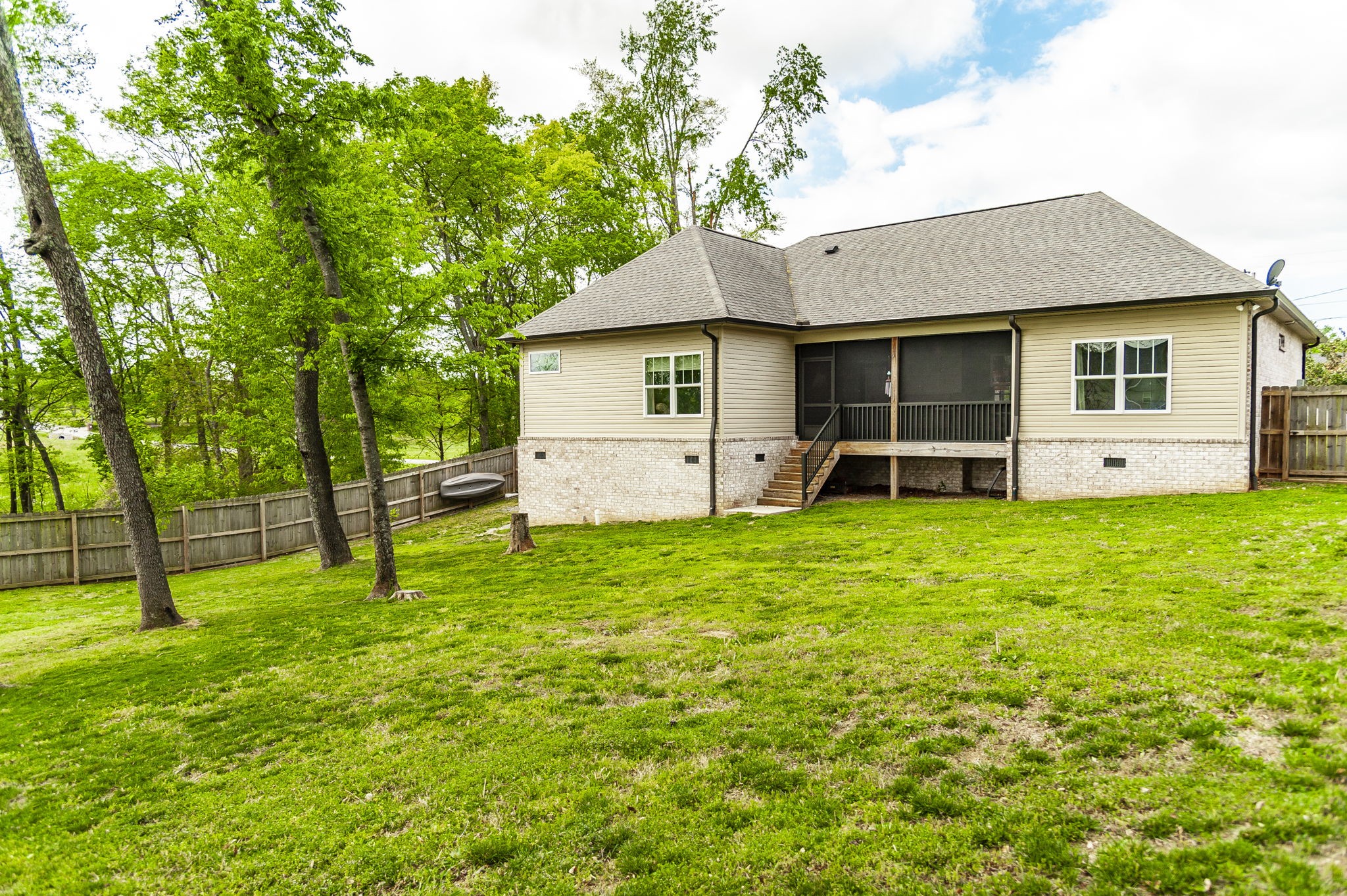 715B N Russell Street Portland TN 37148
