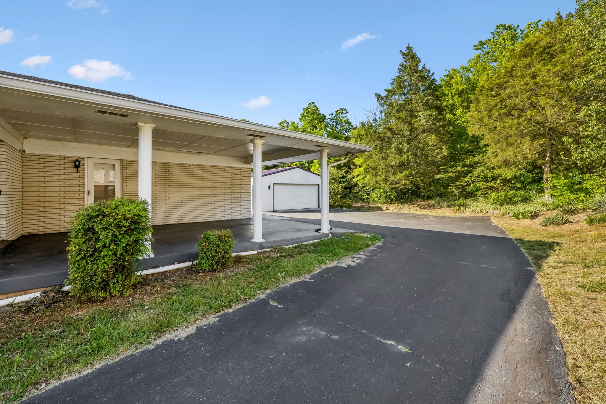 212 Dixon Springs Highway Carthage TN 37030