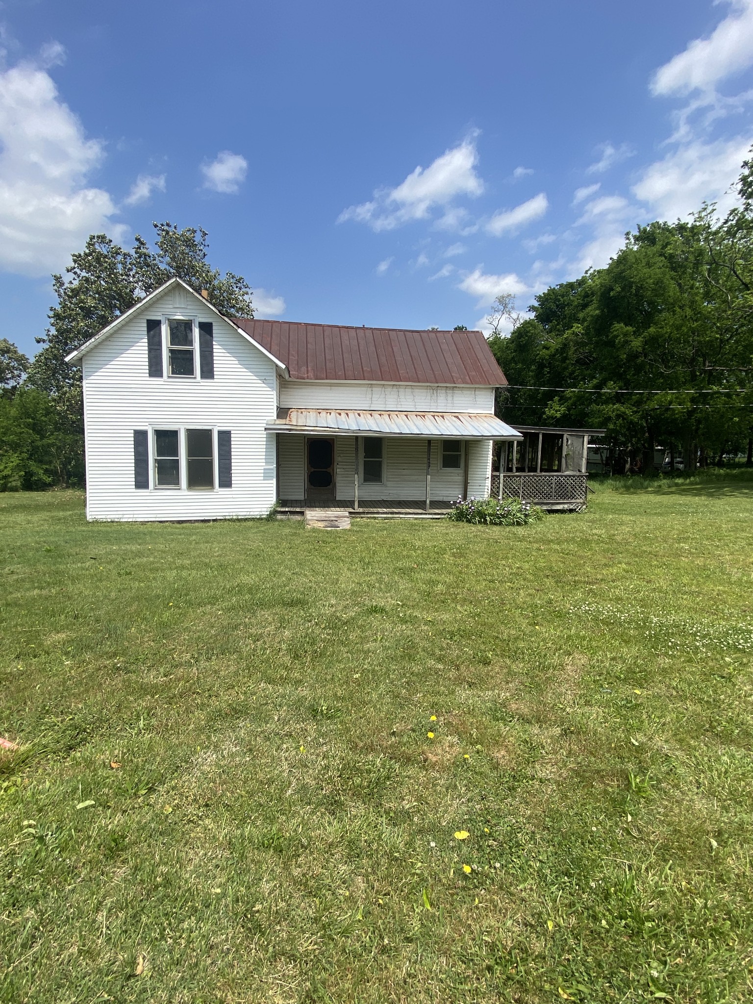1499 Turnpike Road Summertown TN 38483