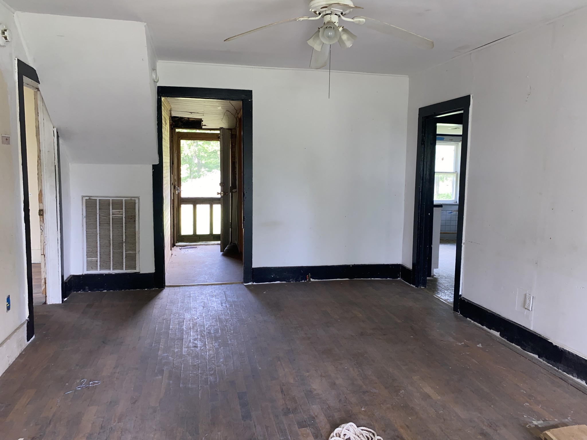 1499 Turnpike Road Summertown TN 38483