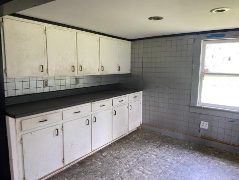 1499 Turnpike Road Summertown TN 38483