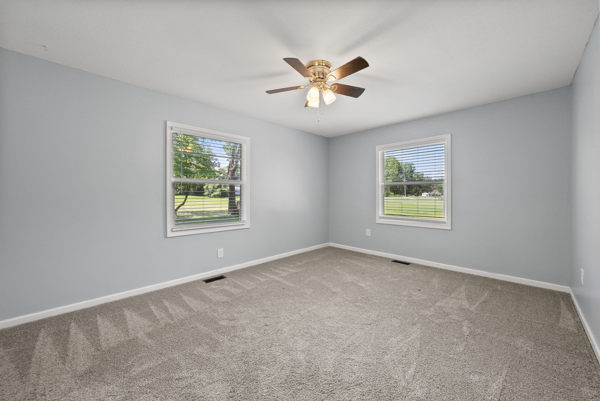 1561 Woodlawn Road Clarksville TN 37042