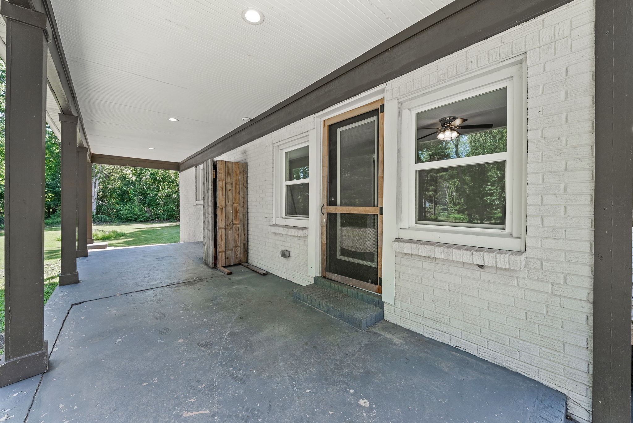 1561 Woodlawn Road Clarksville TN 37042