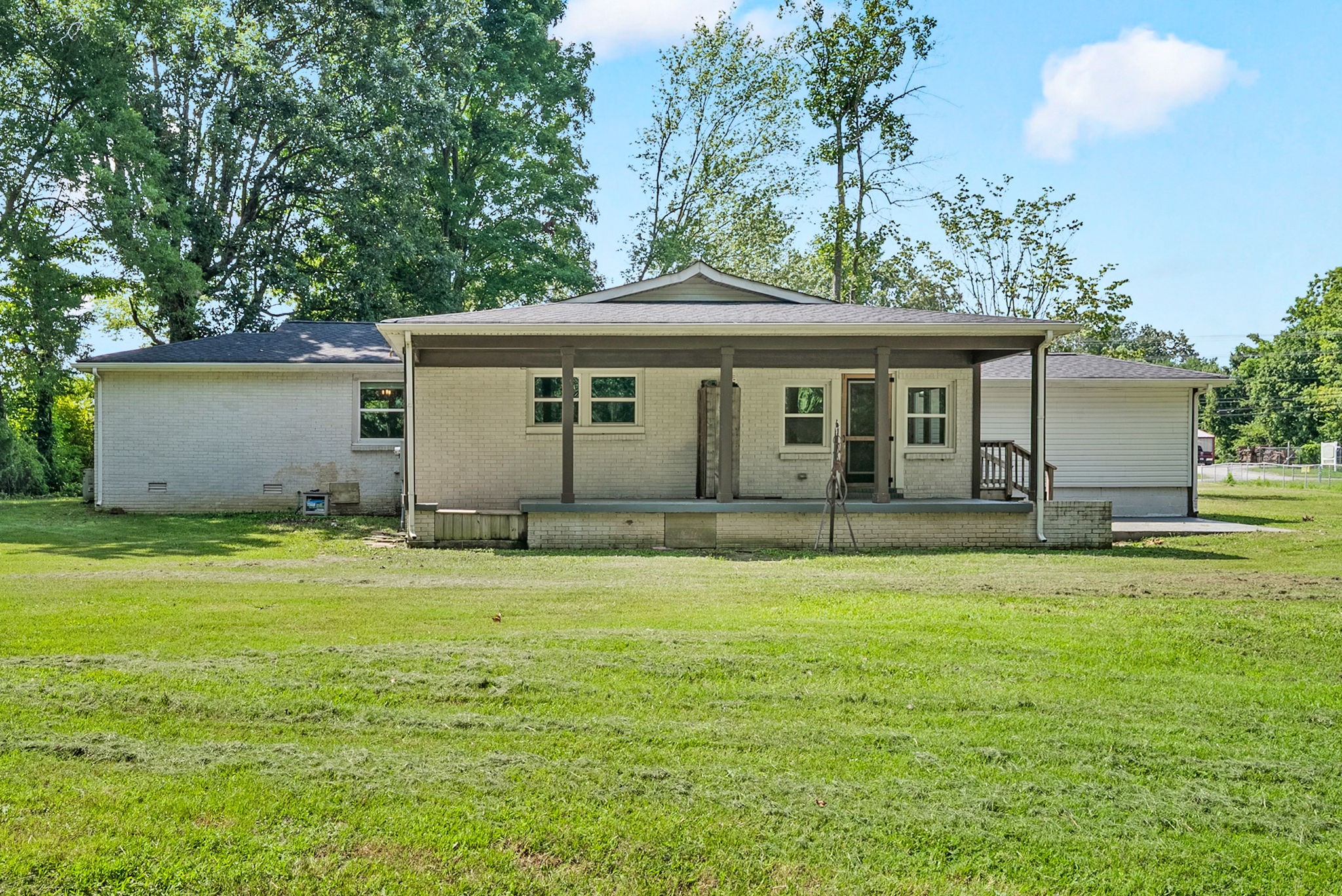 1561 Woodlawn Road Clarksville TN 37042