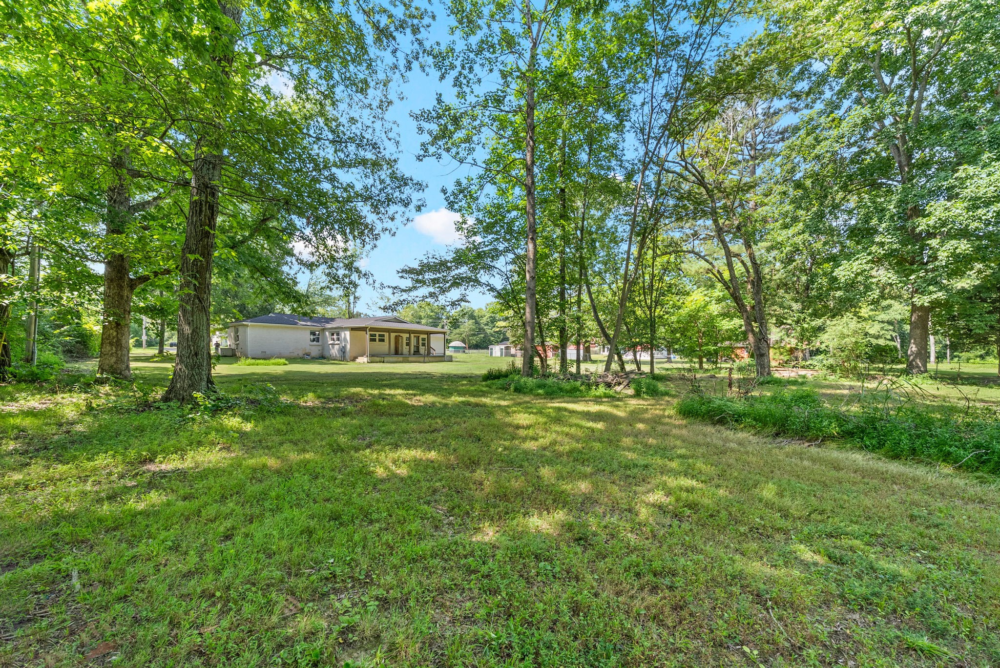 1561 Woodlawn Road Clarksville TN 37042