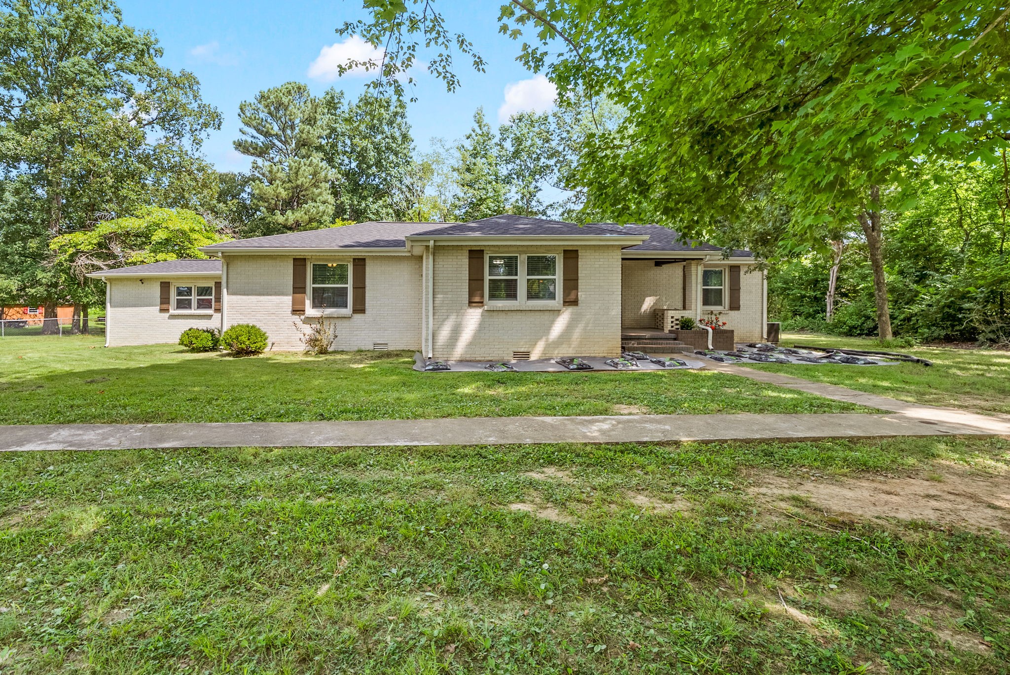 1561 Woodlawn Road Clarksville TN 37042