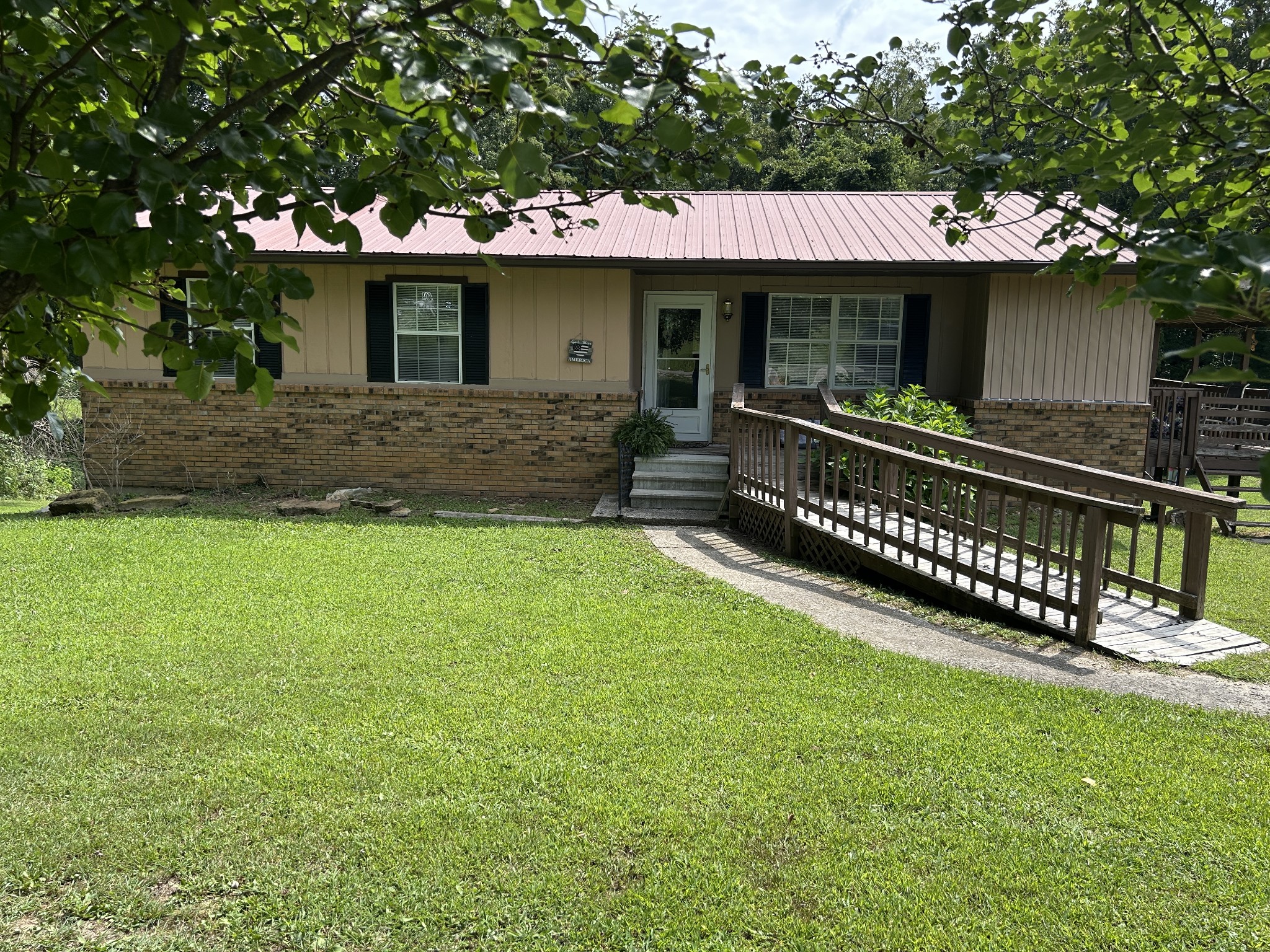 1041 Roysden Road Jamestown TN 38556