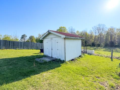 2634 Pleasant Grove Road Westmoreland TN 37186