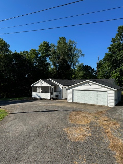 298 Tobacco Road Clarksville TN 37042