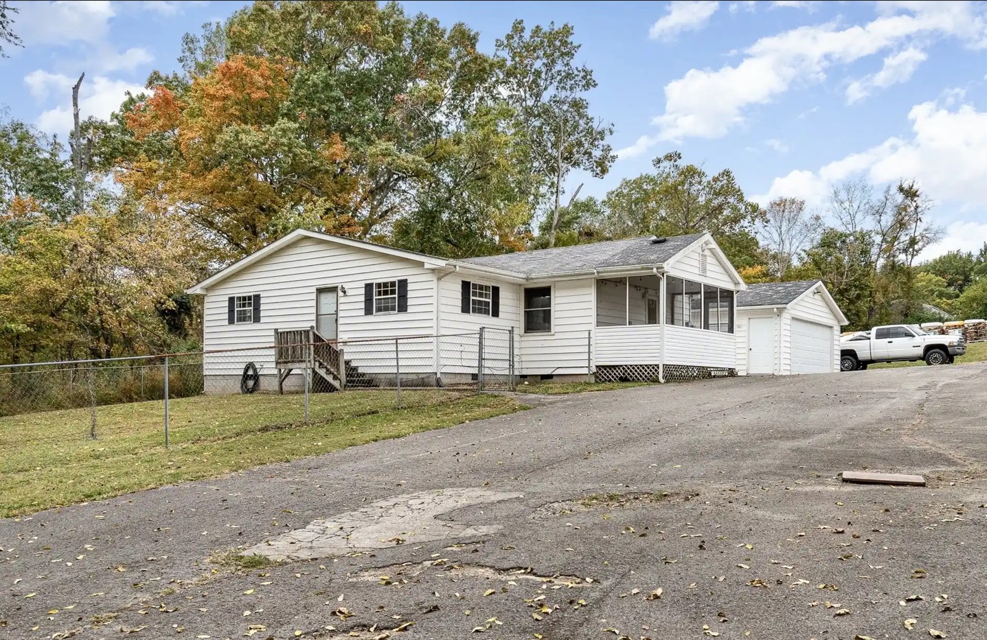 298 Tobacco Road Clarksville TN 37042