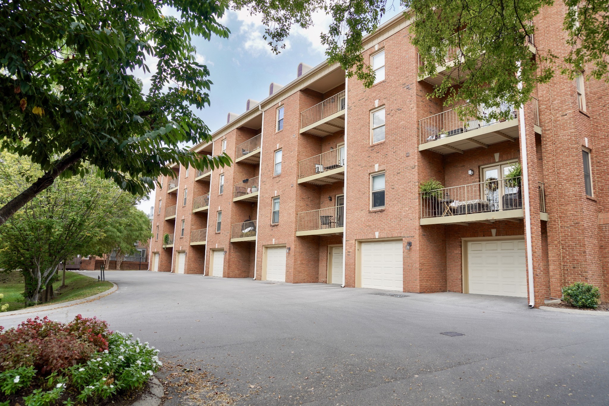 3334 Hillsboro Pike Nashville TN 37215