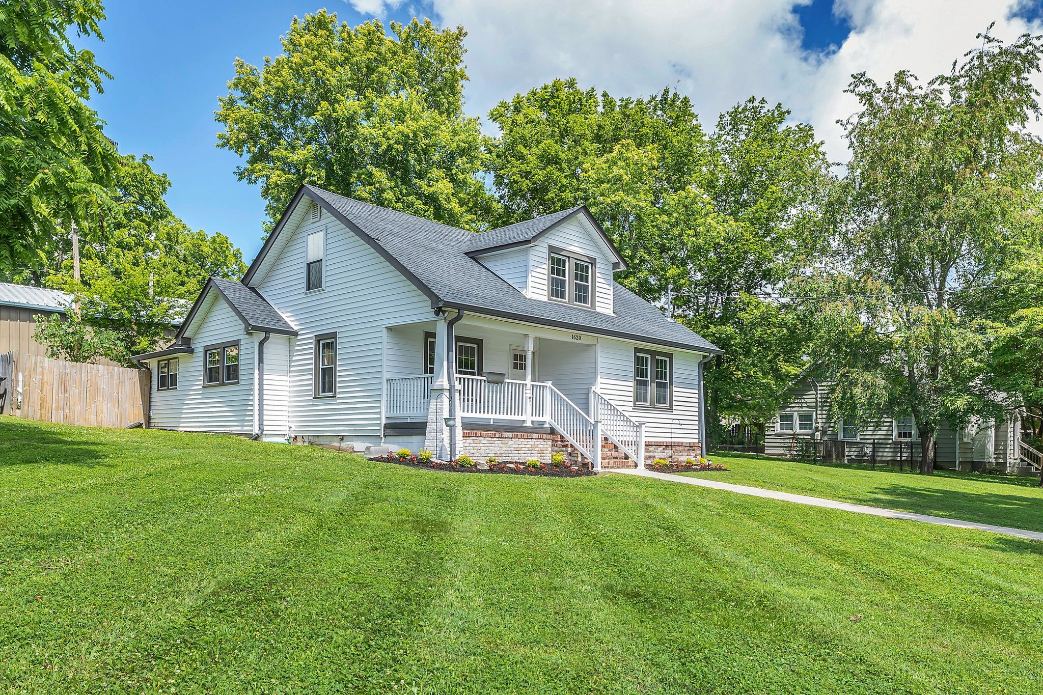 1620 S Main Street Columbia TN 38401
