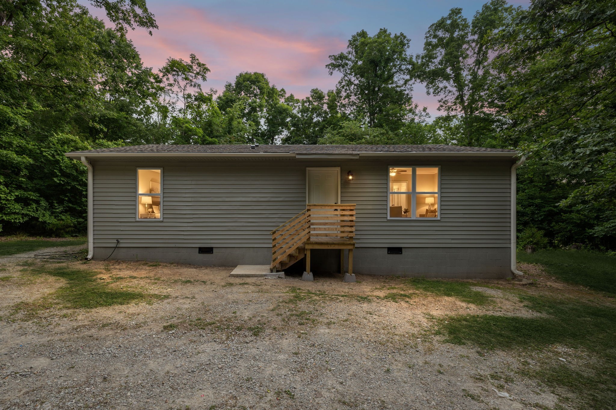 25 Stirling Road Camden TN 38320